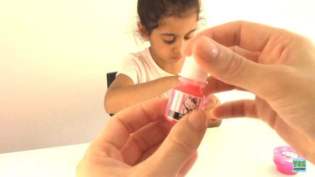 Набор Хелло Китти. Делаем блески для губ с набором Hello Kitty. Hello kitty diy lip gloss. смотреть онлайн