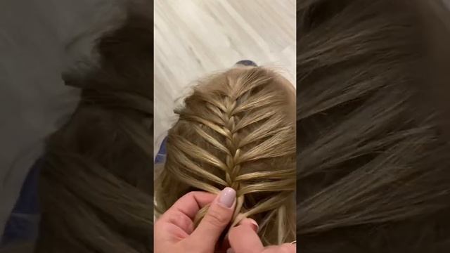 Причёска на выпускной в сад ? #прическидлядевочек #прическившколу #прическивсадик #косички #косы смотреть онлайн