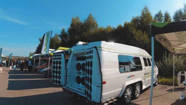 Собираем громкие тачки! Громкая Москва! Будни Автокасты! смотреть онлайн