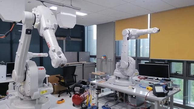 Communication between two robot arm by robodk python api смотреть онлайн