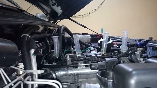 Проверка состояния форсунок по обратке на двигателе 4D20 за минуту работы. смотреть онлайн