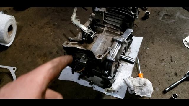 Channel Intro + BIG VALVE Honda GX120 Hybrid Build! смотреть онлайн