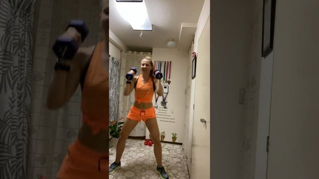 Les Mills Body Pump 114 Track 1 Warm Up смотреть онлайн