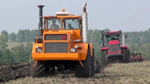 Тракторы Кировец с оборотными плугами ППО-8-35 PERESVET и Gregoire Besson SPB9 пашут в одной борозде