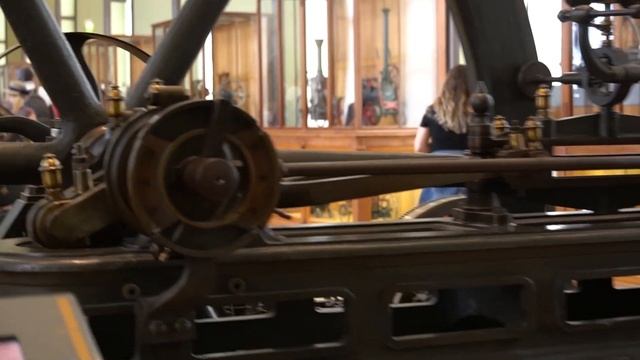 Musee des Arts et Metiers - First Sunday in Paris Means Free Museums смотреть онлайн