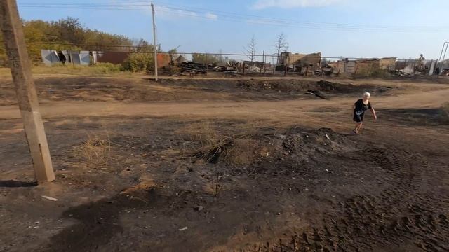Где теперь жить?! Бабушка показала, что осталось от ее хозяйства после пожара в селе Гвардейцы смотреть онлайн