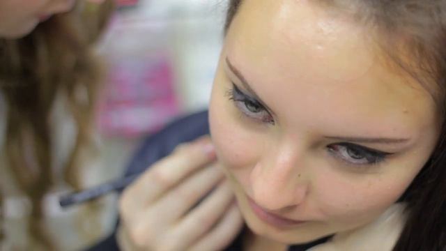 КАК СДЕЛАТЬ МАКИЯЖ ГРИМ УКУС ВАМПИРА/Vampire bites смотреть онлайн