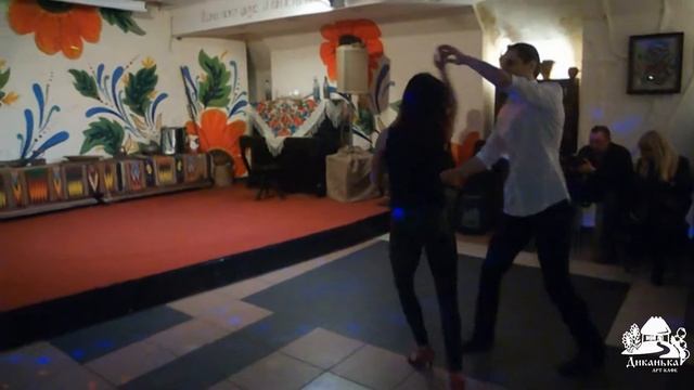 23\03\18 Бачата від Школи Salsa Victoria в арт-кафе "Диканька" смотреть онлайн