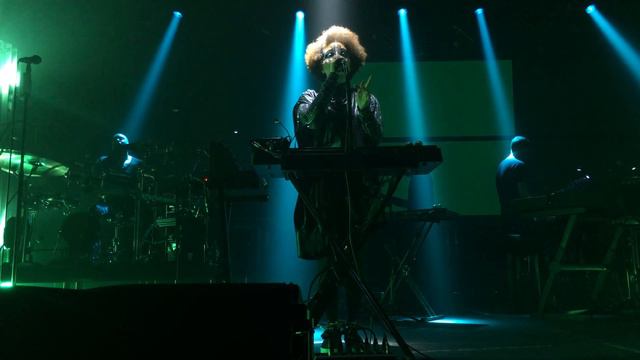 Massive Attack - 07 Psyche (Flash Treatment) feat. Martina Topley-Bird, Munich, 22.02.2016 смотреть онлайн