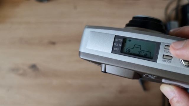 Samsung Fino 105s, analog camera - Short review - eng смотреть онлайн