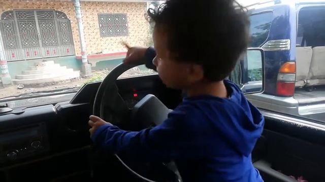 Rayyan Tried to Drive a Land Cruiser 1990 | Land Cruiser 1990 | Toyota Prado Land Cruiser | Rayyan смотреть онлайн