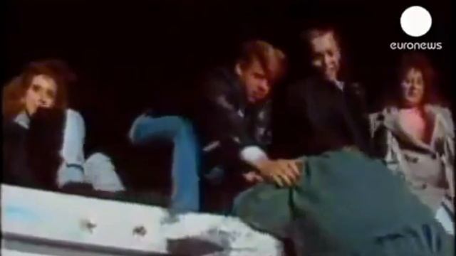 Строки ломают стены
