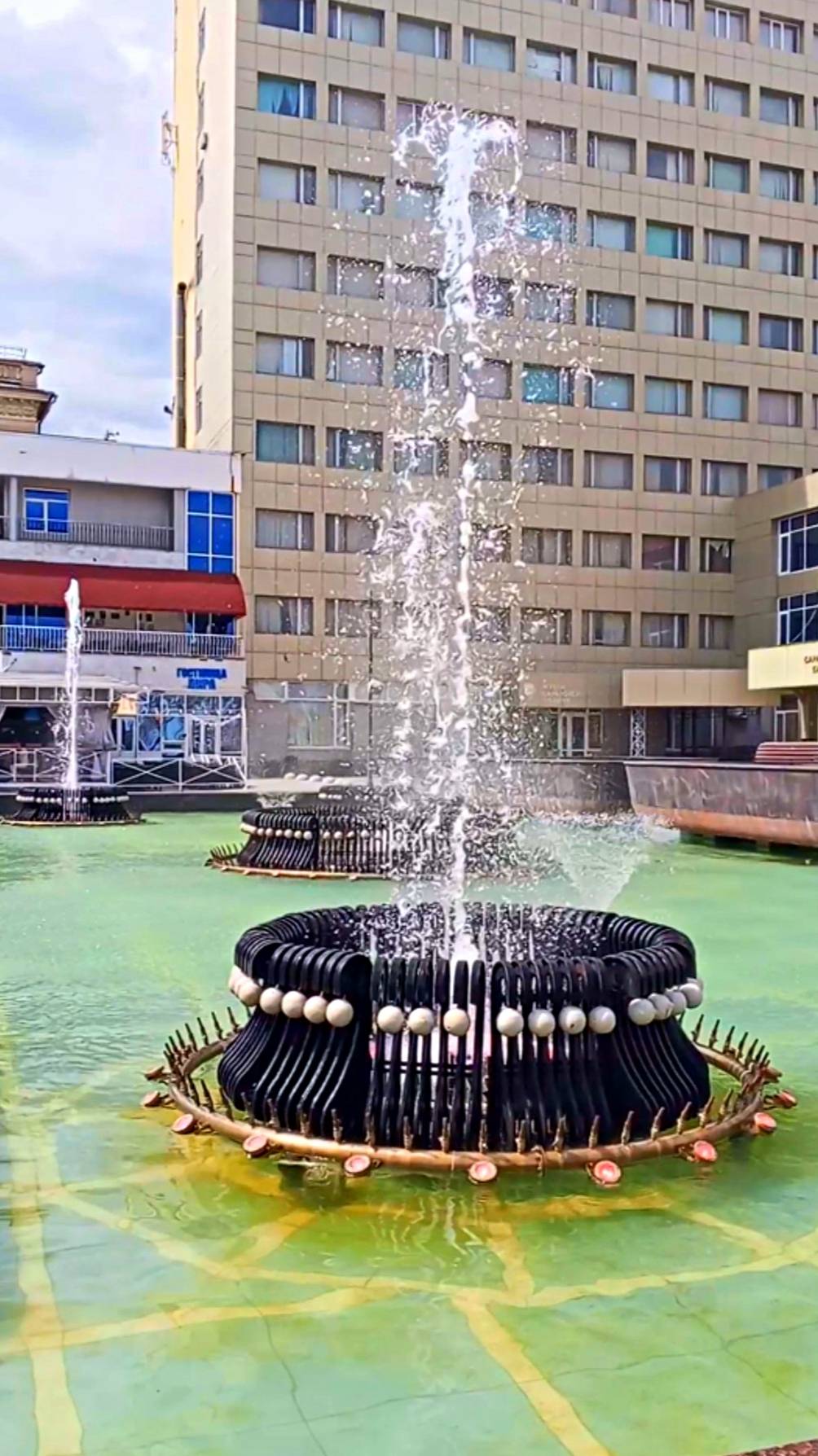 Саратов. Фонтан около Консерватории смотреть онлайн