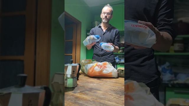 Сколько продуктов можно купить в Италии на 25 евро - 2500 р примерно. Эдуард Кичигин смотреть онлайн