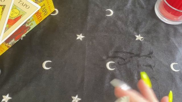 Первый расклад на новой колоде.Знакомство с колодой.Как начать работу с новой колодой таро. смотреть онлайн