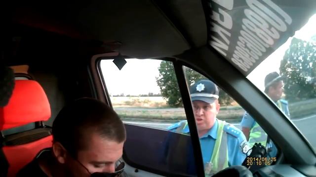Жестоко осадил инспектора ДПС смотреть онлайн
