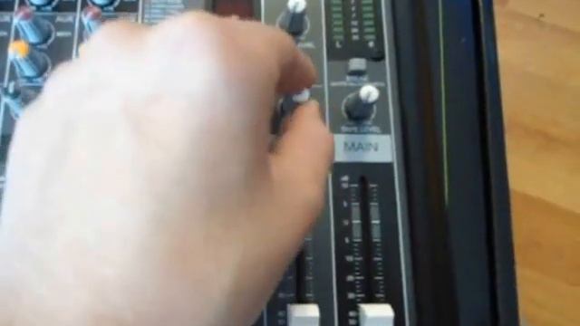 Déballage de la Mackie ProFX8 |FR| смотреть онлайн