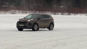 КИА СПОРТЕЙДЖ 4 2017 г. в. на льду. полный привод, вместе с дрифт - жигами