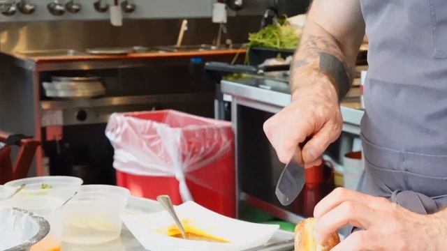 Chicago’s Best Outdoor Dining: Utopian Tailgate смотреть онлайн