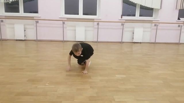 Брейк-данс команда "Паук" смотреть онлайн