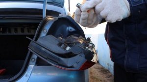 Замена лампы поворота в задней фаре Chevrolet Aveo