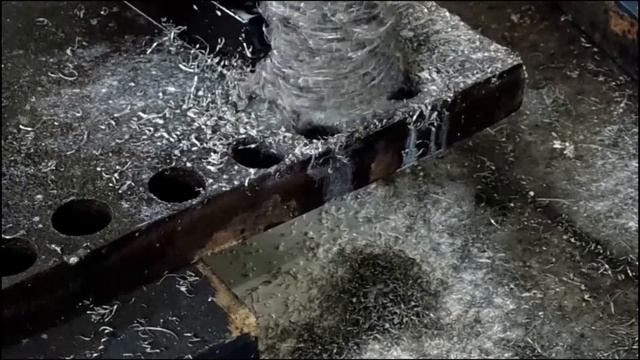Магнитный сверлильный станок с автоподачей. MBA-50Auto - semi auto magnetic drilling machine смотреть онлайн