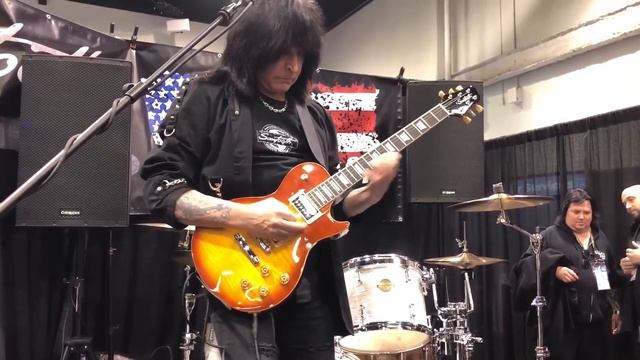 BUCKETHEAD VS MICHAEL ANGELO BATIO смотреть онлайн