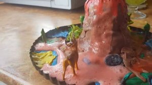 Домашняя работа по географии, макет вулкана в действии.