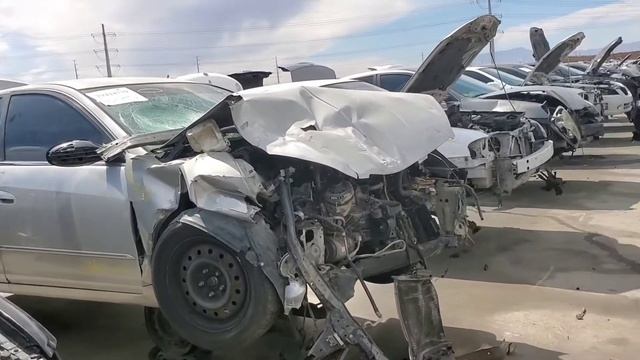 Let's find some Junkyard Gold| R50 Pathfinder| Infiniti QX4 treasures смотреть онлайн