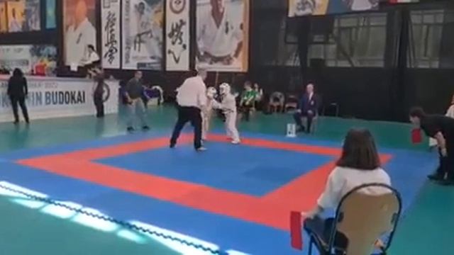 Финальный бой Аслана с бойцом из Казахстана Т. Азаматом на Чемпионате Азии по карате кёкушинкай. смотреть онлайн