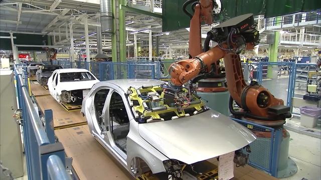 How is it Made: The Awesome New Mercedes A Class Production Line - Factory Tour смотреть онлайн