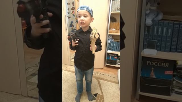 Над могилой в тихом парке #9мая #деньпобеды смотреть онлайн