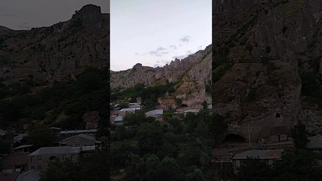 Армения.Горис-дитакет,древние,пещерные дома.Հայաստան,Գորիս-դիտակետArmenia.Goris-ancient cave houses смотреть онлайн