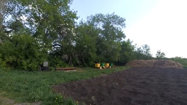 Один день в деревне. Привезли пчел. Загон для телят. смотреть онлайн