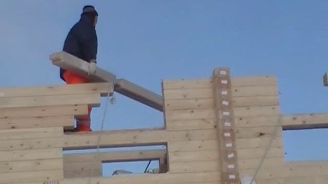 Строительство дома из сухого профилированного бруса.Монтаж фронтонов смотреть онлайн