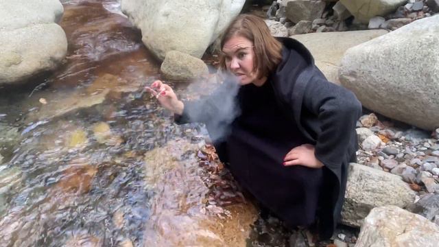 Зимняя осень Японии. Пикник на горной реке. Было страшно,но весело. смотреть онлайн