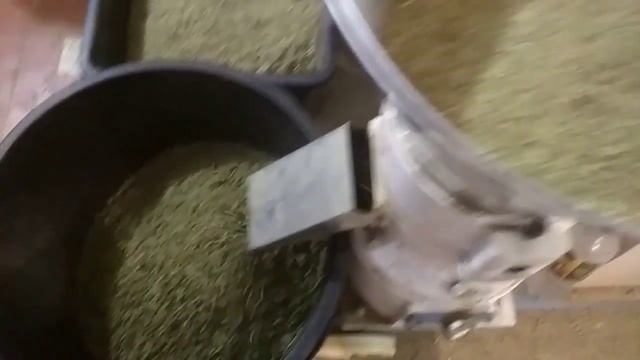 Гранулятор комбикорма. Гранулированный полнорационный своими руками. корм для кроликов. Гранулы. смотреть онлайн