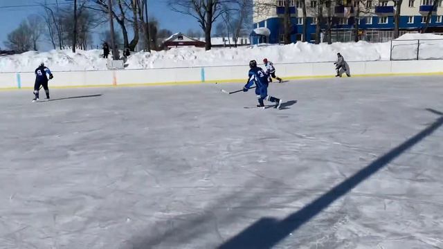 27.02.2021г. (2-й период)Товарищеская встреча по хоккею с шайбой. ТЫМЬ - ВОДНИК. смотреть онлайн