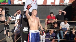 БОКСЕР против Простого мужика в ринге !!