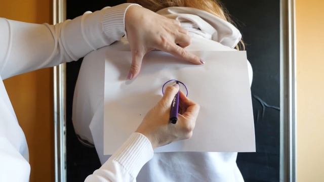 ЧЕЛЛЕНДЖ Нарисуй на спине смотреть онлайн