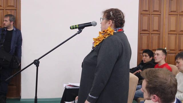 Общественница пытается выяснить, кто ведет учет детей-манси смотреть онлайн