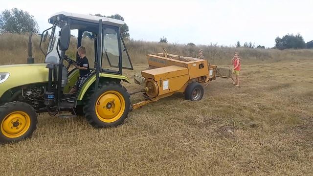 Детский минитрактор и прессподрщик смотреть онлайн
