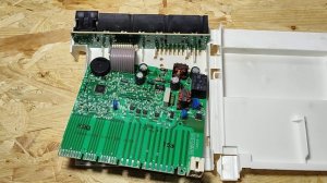 Отремонтировать электронный модуль посудомоечной Electrolux Zanussi. Посудомоечная не включается.