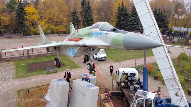 Полная версия установки самолета-памятника МиГ-29СМТ в Жуковском / MiG-29SMT lifting - Full version смотреть онлайн