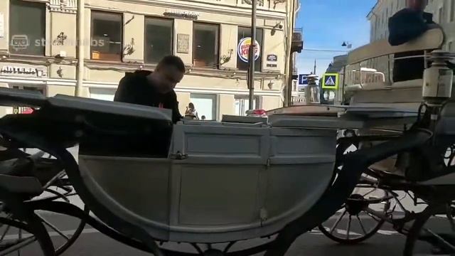 Легенды Twitch Часть 1 (ღ˘⌣˘ღ) Ликс подкатил на карете к Дине Блин смотреть онлайн