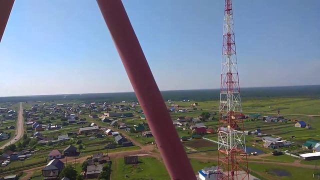 Вид на п. Гайны с высоты 50 м. смотреть онлайн