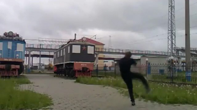 Попал мячом в фонарь смотреть онлайн