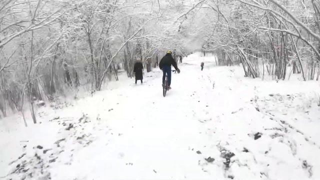 Катка во время первого снега смотреть онлайн