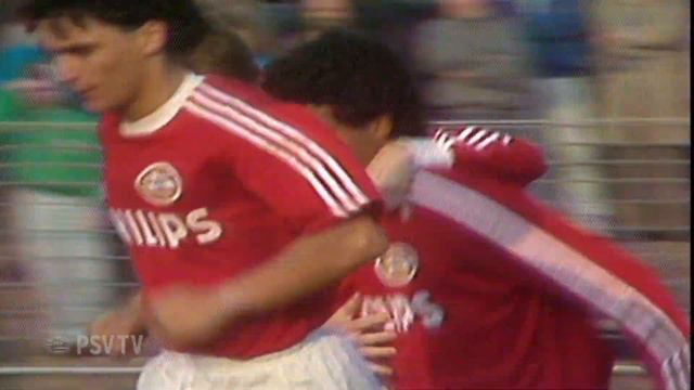 PSV FACTS: Roda JC Kerkrade - PSV смотреть онлайн