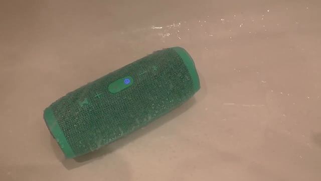 Обзор JBL Charge 3 за две минуты смотреть онлайн